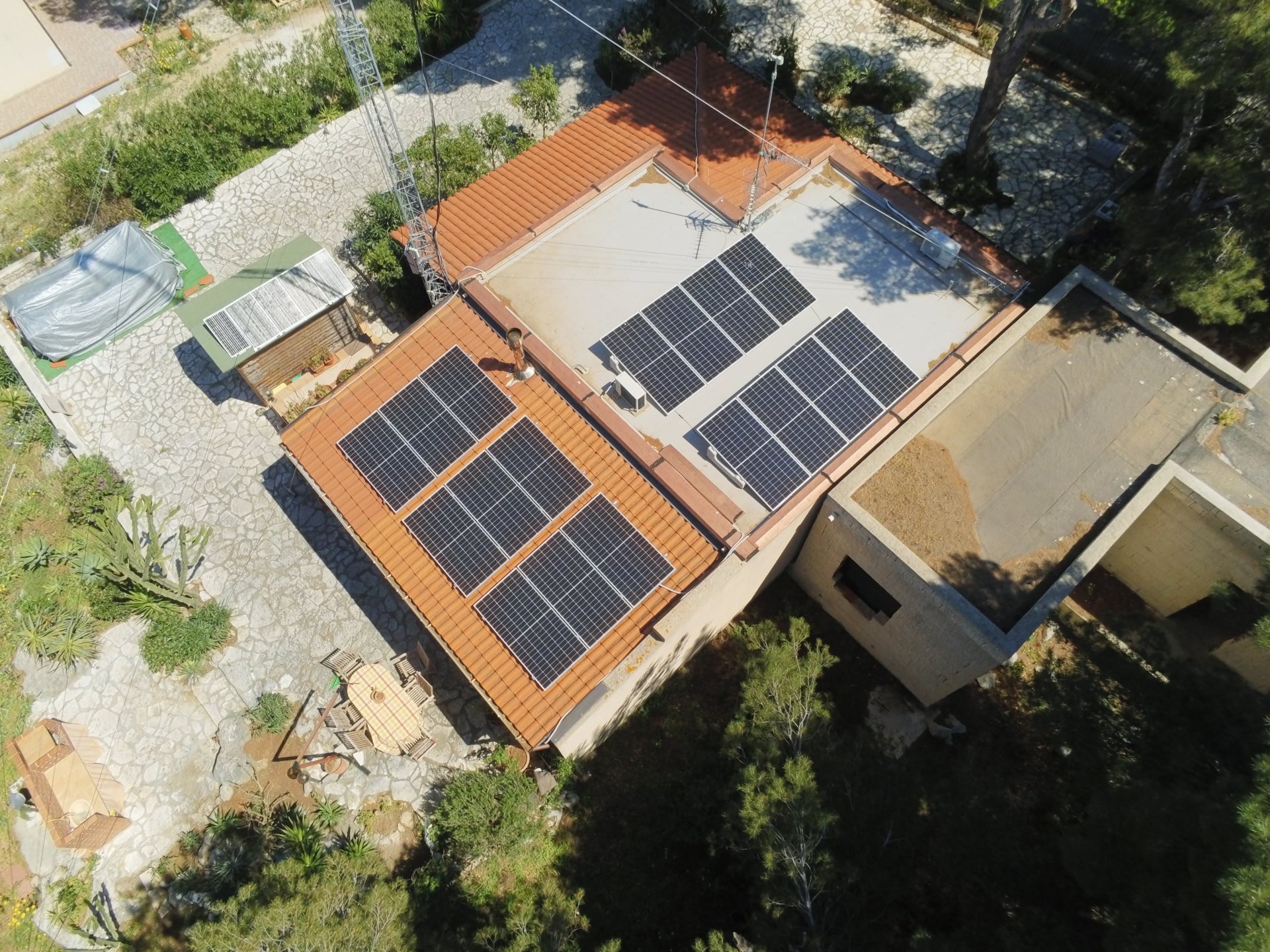 Impianto fotovoltaico da 7,65kW e batteria da 20kWh