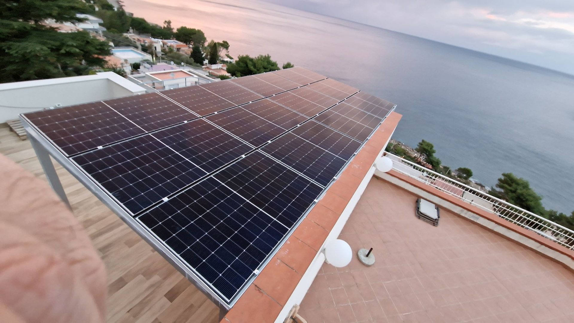 Impianto fotovoltaico da 5,28kW e batteria da 16kWh